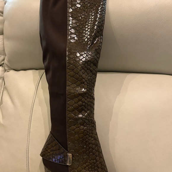 Boots over knee - Picture 7 of 7